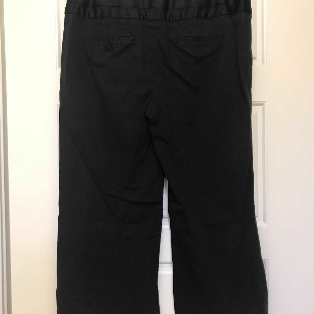 LOFT- Black crop pants